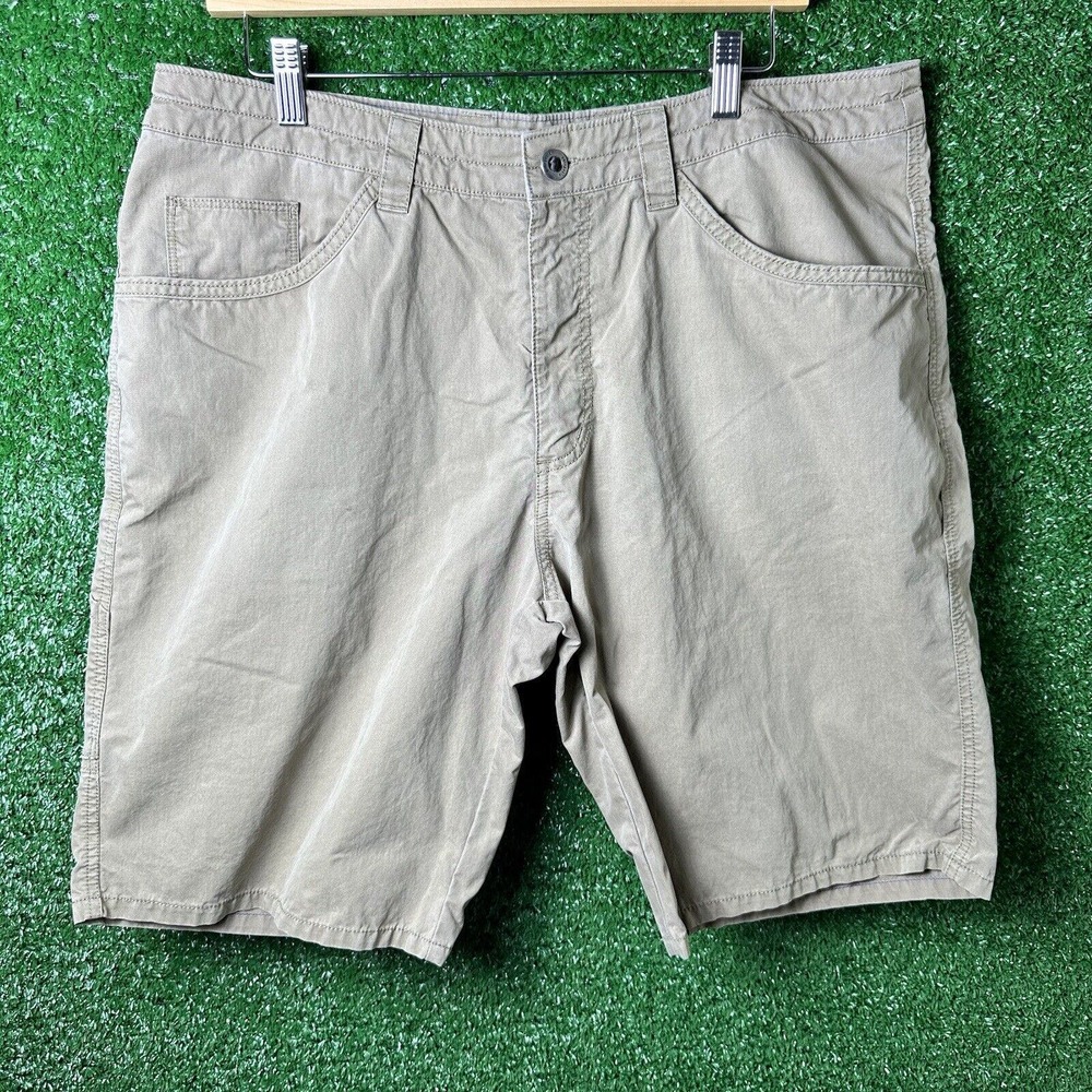 Patagonia Shorts Men's 38 Khaki Cargo HIking Outdoor Lightweight Quick Dry